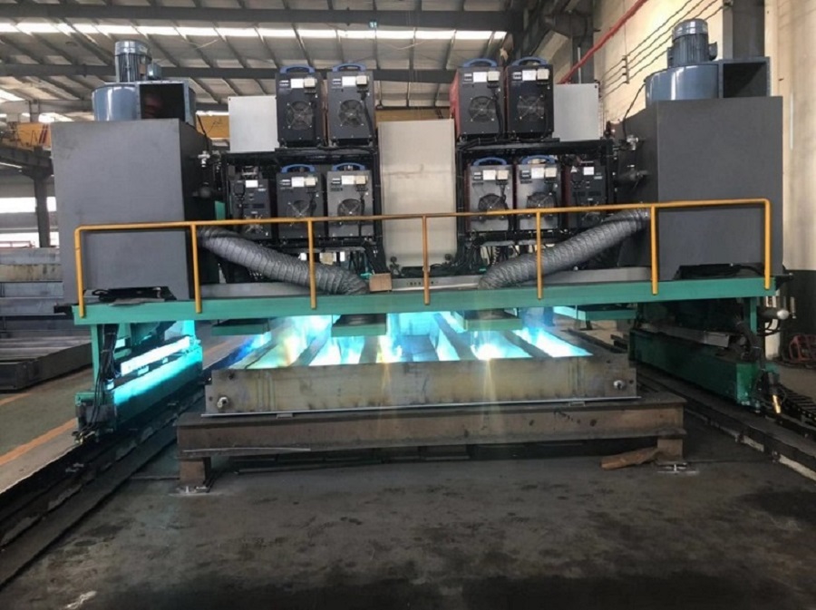 1577664385120694.jpg 全自動焊接4 - 副本.jpg